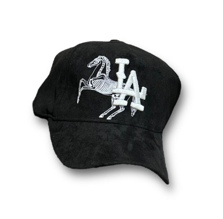 PLAZA black suede LA hat. (W)